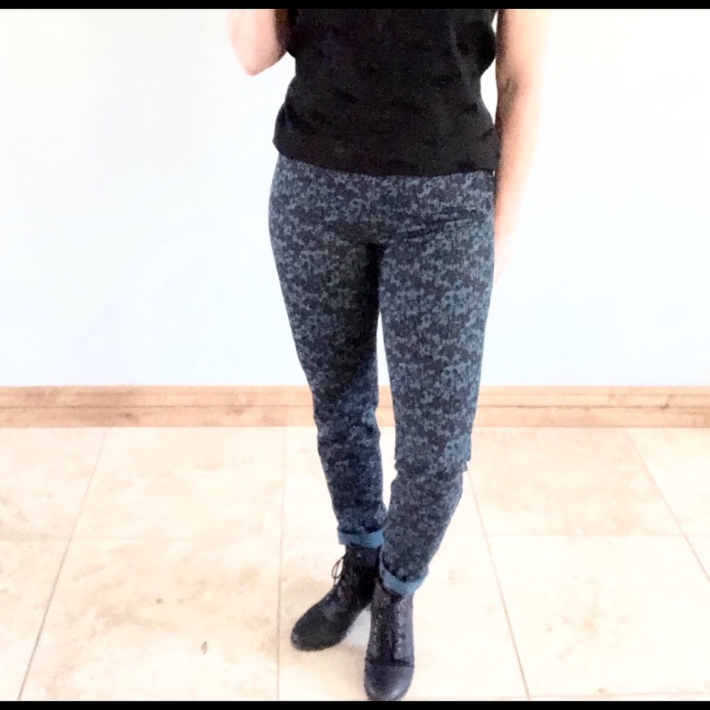 H&M Animal Print Pants Slim Fit Side Zip Size 8